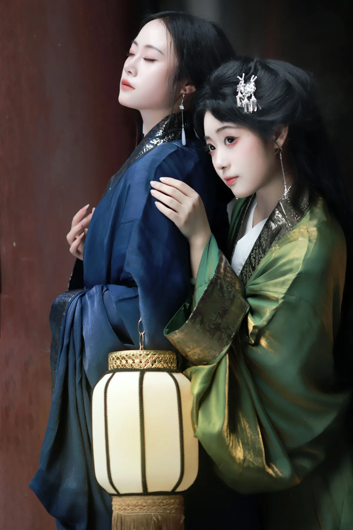 卷卷不卷w_富江_小羊咩咩《入眸》美图作品图片3