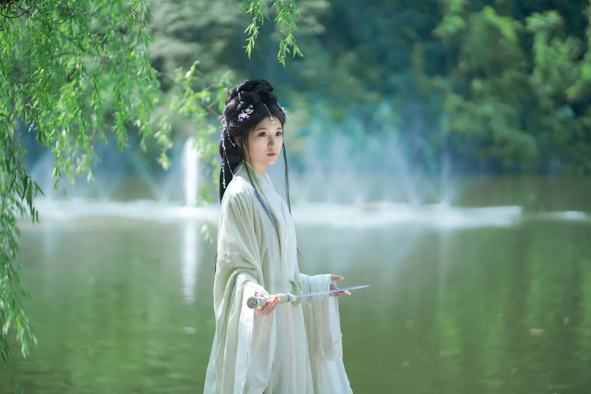 阿南_梓榆喝点甜的呀《师姐》美图作品图片2