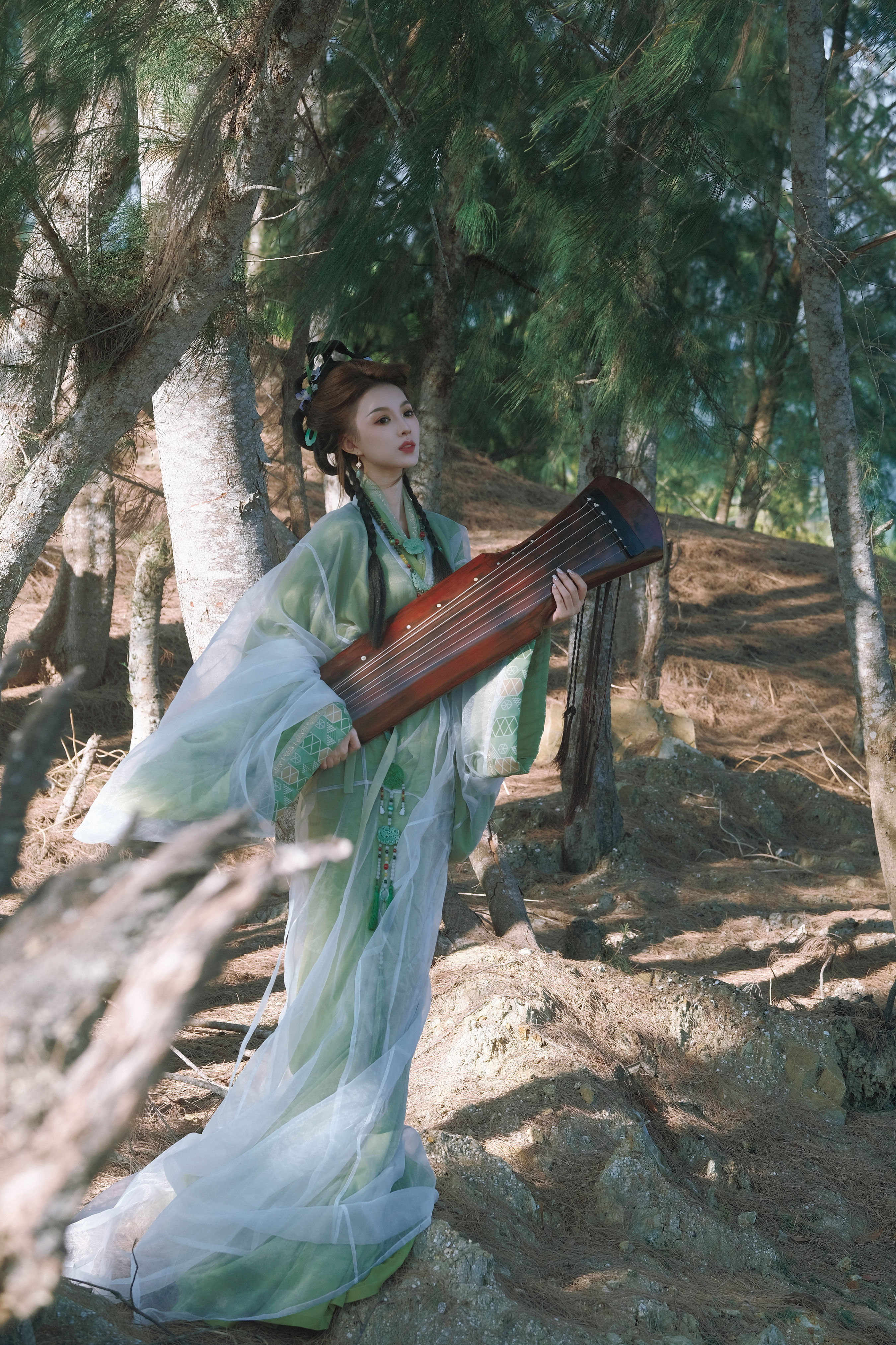 鸦青_田田《浮光绿影》美图作品图片1
