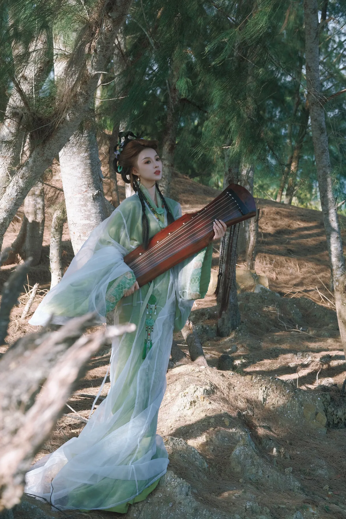 鸦青_田田《浮光绿影》美图作品图片1