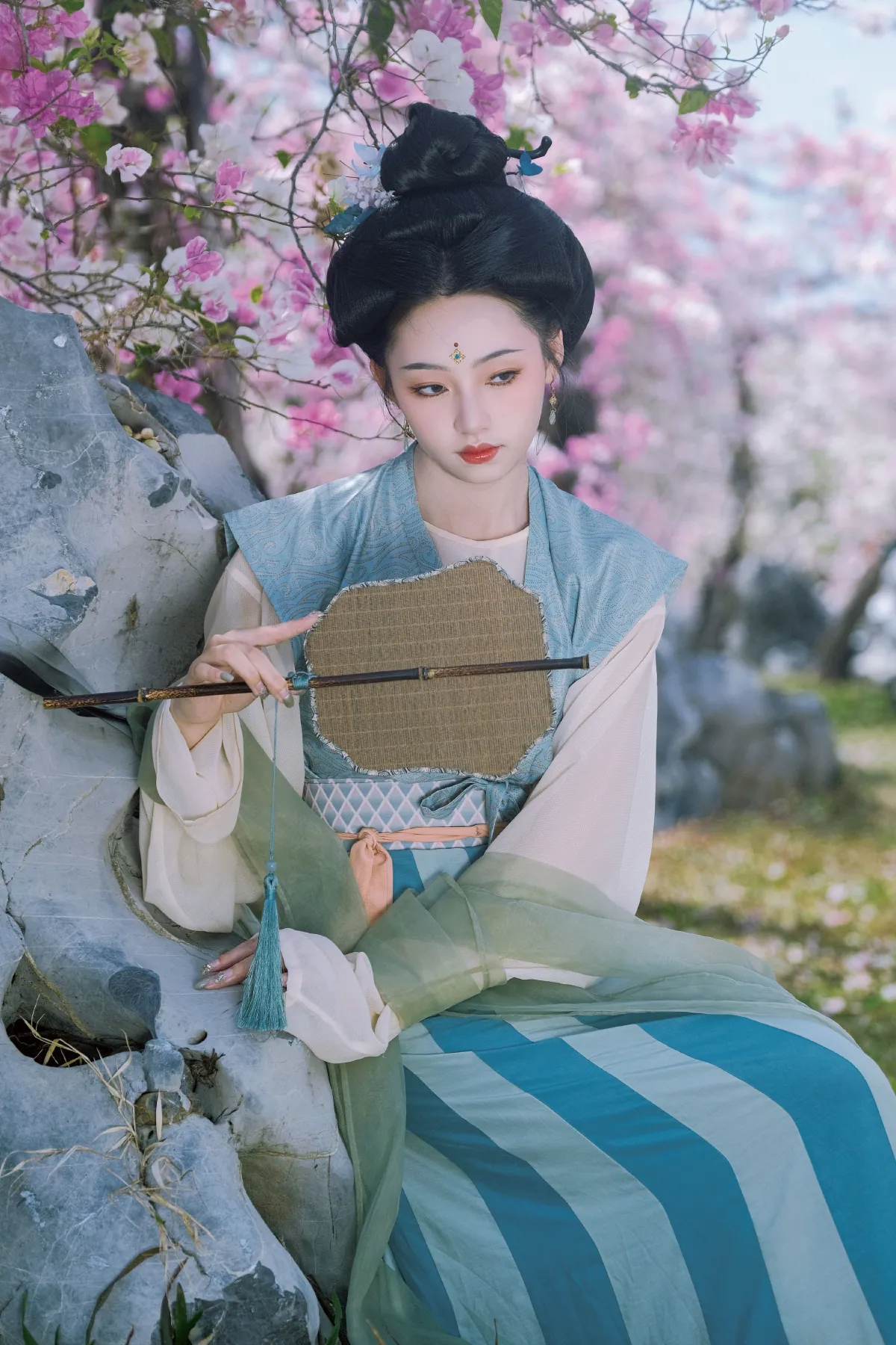 鸦青_小林《春山》美图作品图片2