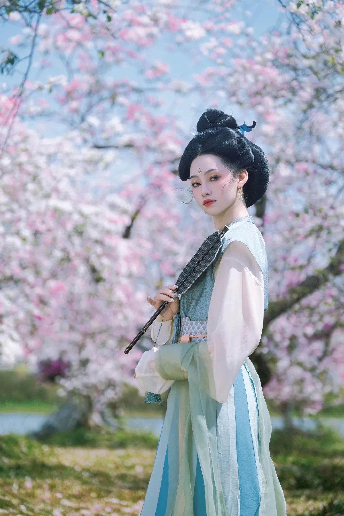 鸦青_小林《春山》美图作品图片5