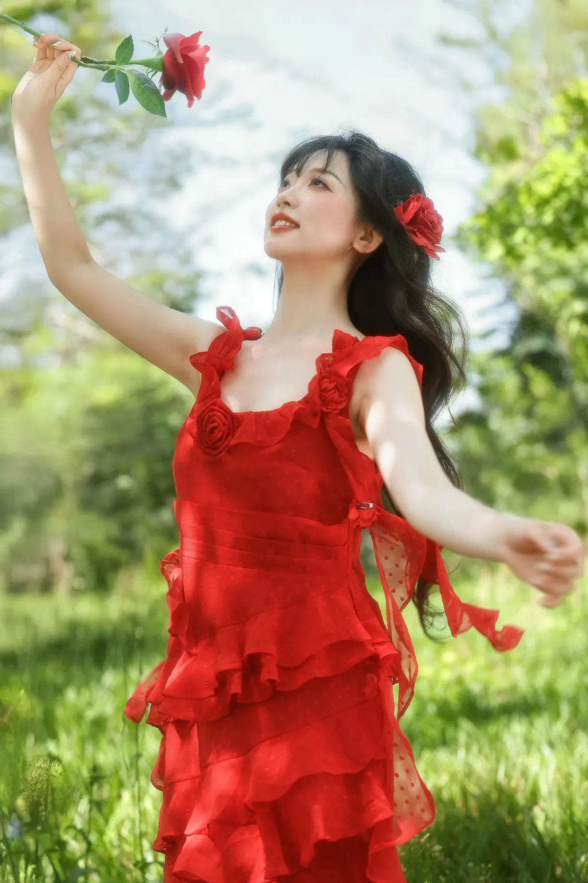 满屏生命力，像极了夏日肆意绽放的红玫瑰5