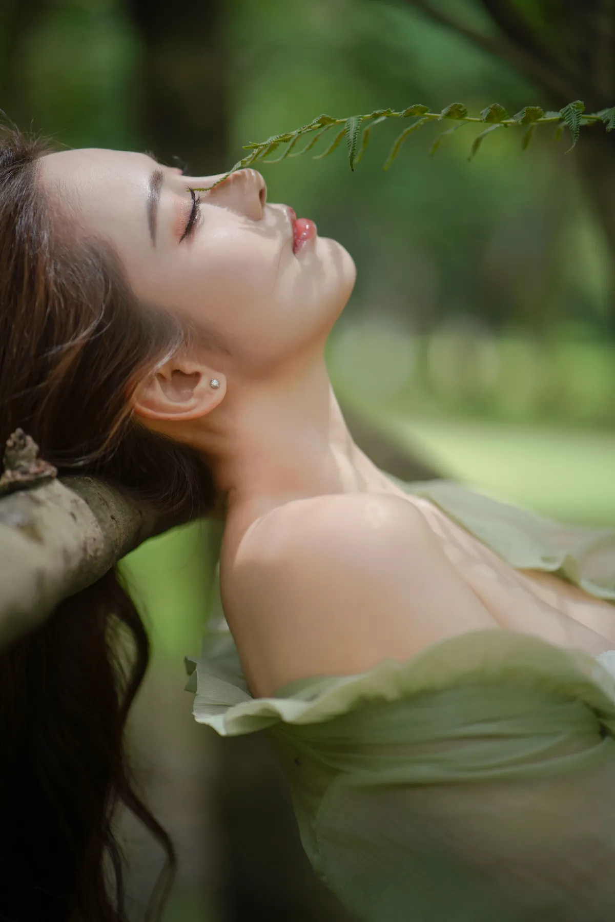 森林童话：绿裙少女与光共舞2