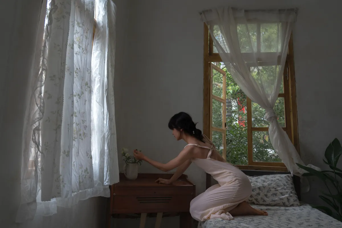 有梦无才的王同学_小雨天气《少女的心事》美图作品图片3