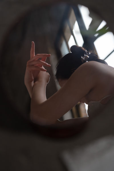 我扎根于地，但枝叶随风