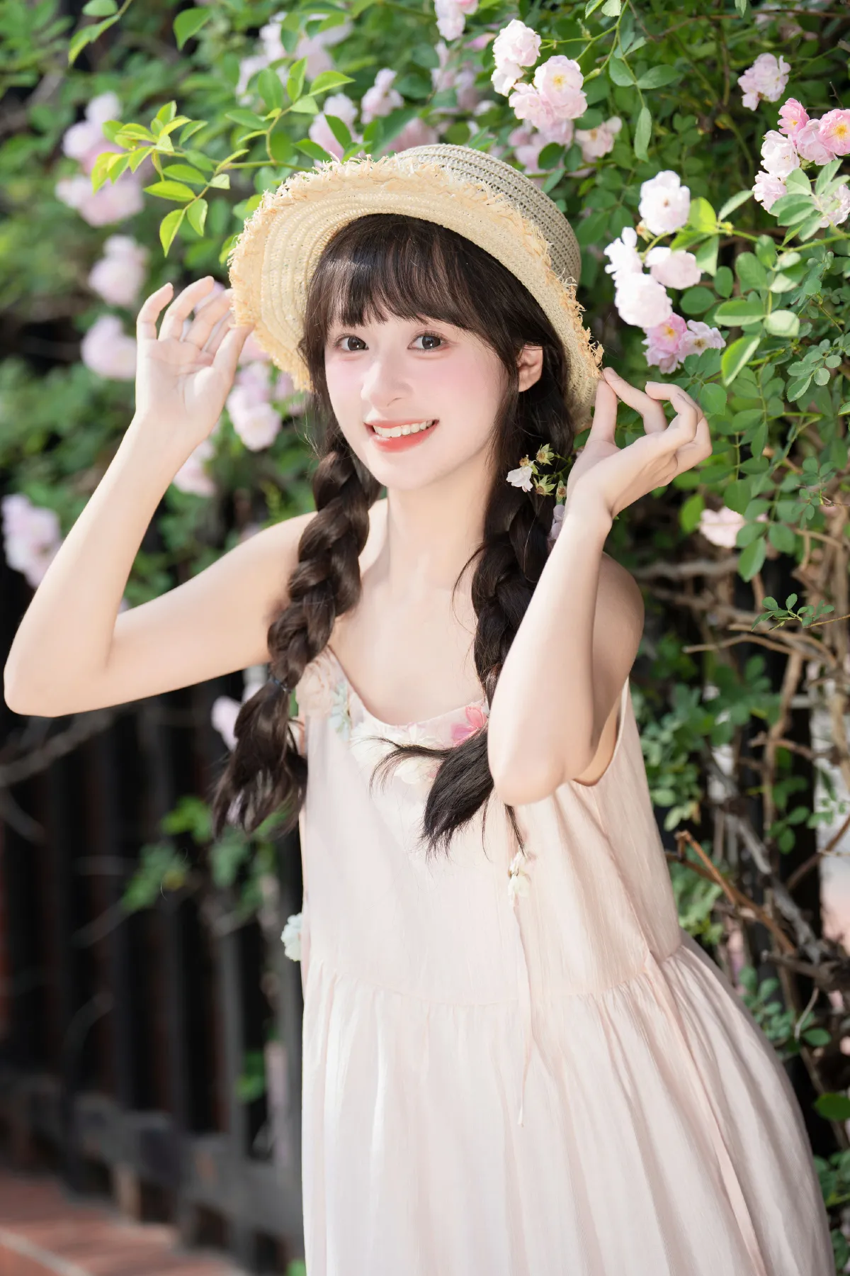 西夏_夏芋小年《粉色蔷薇》美图作品图片2
