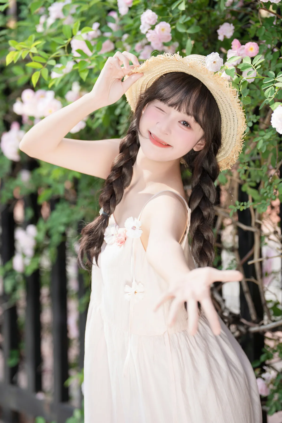 西夏_夏芋小年《粉色蔷薇》美图作品图片4