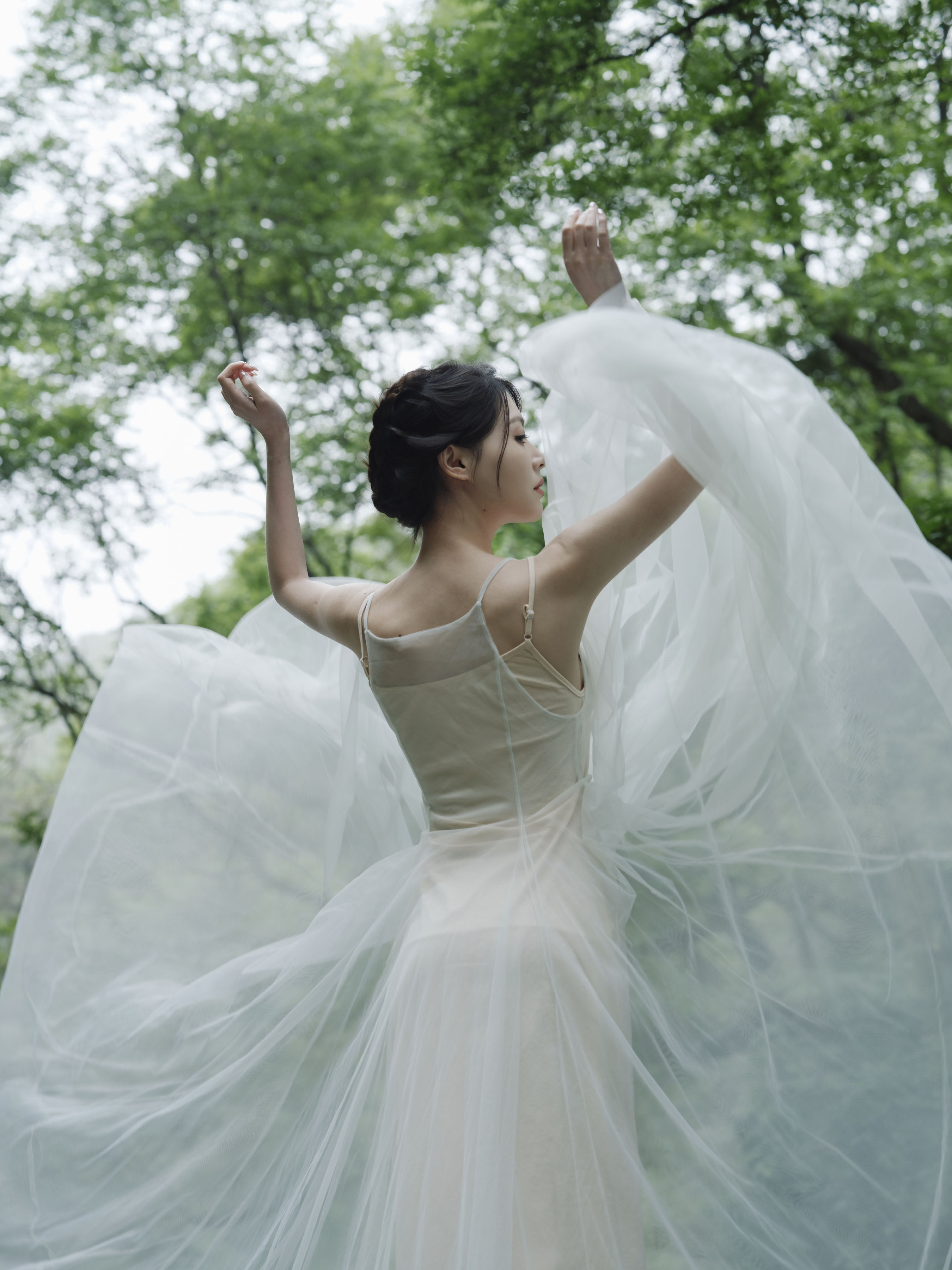 翯酱_万元里美《破茧》美图作品图片1