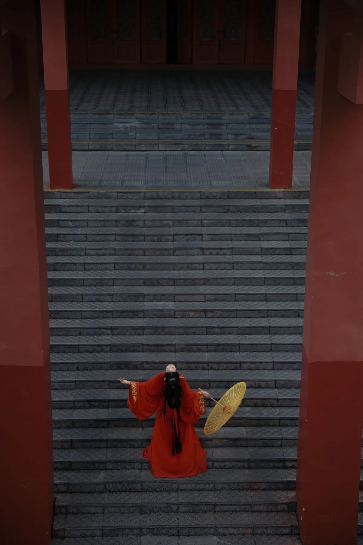 摄影师鹤白_小u《秦皇宫 战国袍》美图作品图片3