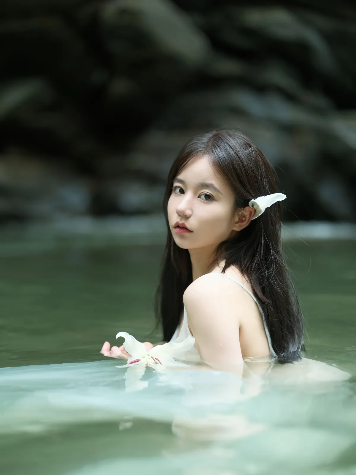 翯酱_唐羽萱《奥菲莉亚》美图作品图片1