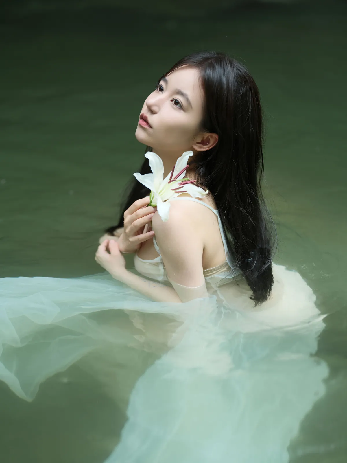 翯酱_唐羽萱《奥菲莉亚》美图作品图片3