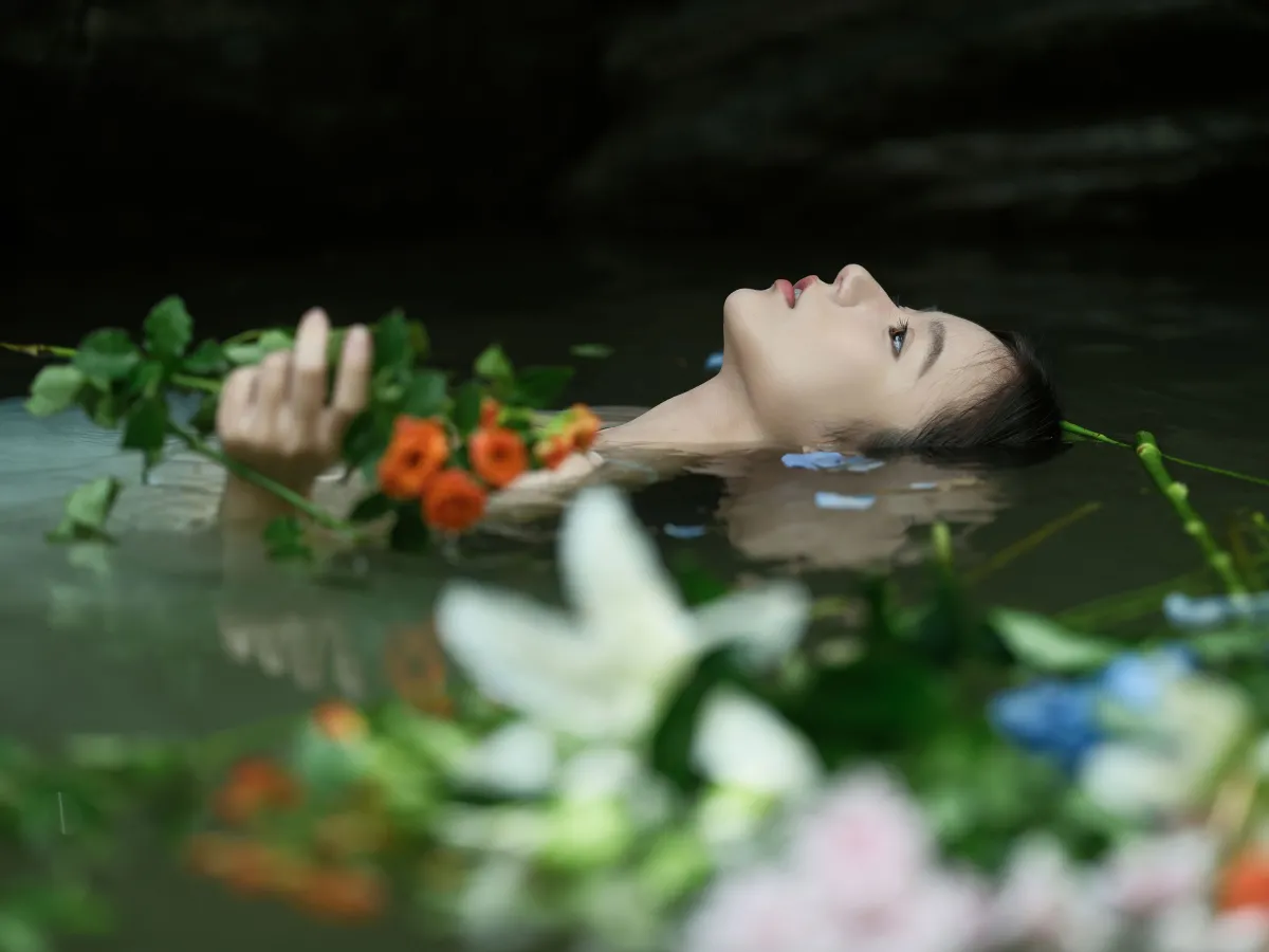 翯酱_唐羽萱《奥菲莉亚》美图作品图片5