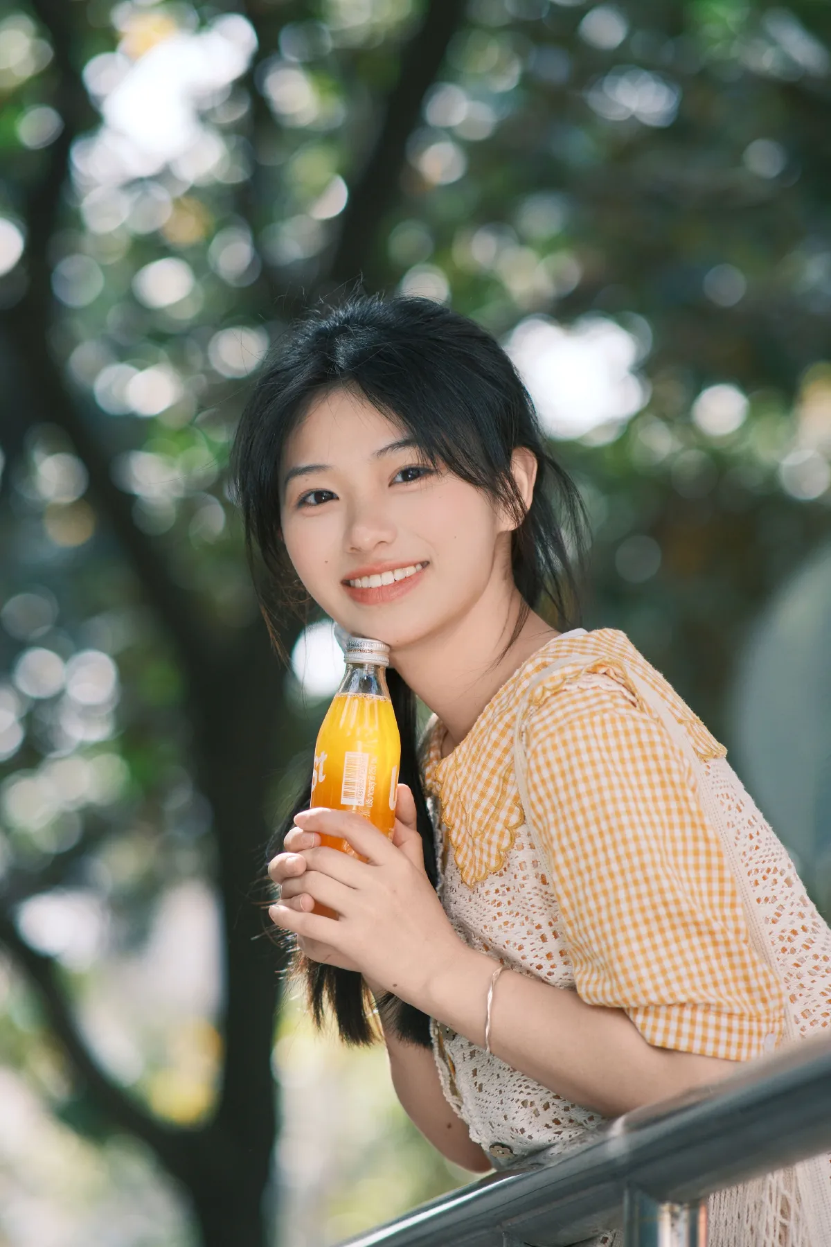 冰葡萄_杨小咩《橙子味的夏天》美图作品图片3