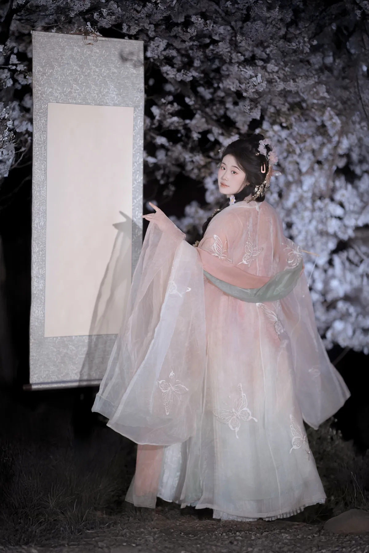 春夜赏樱