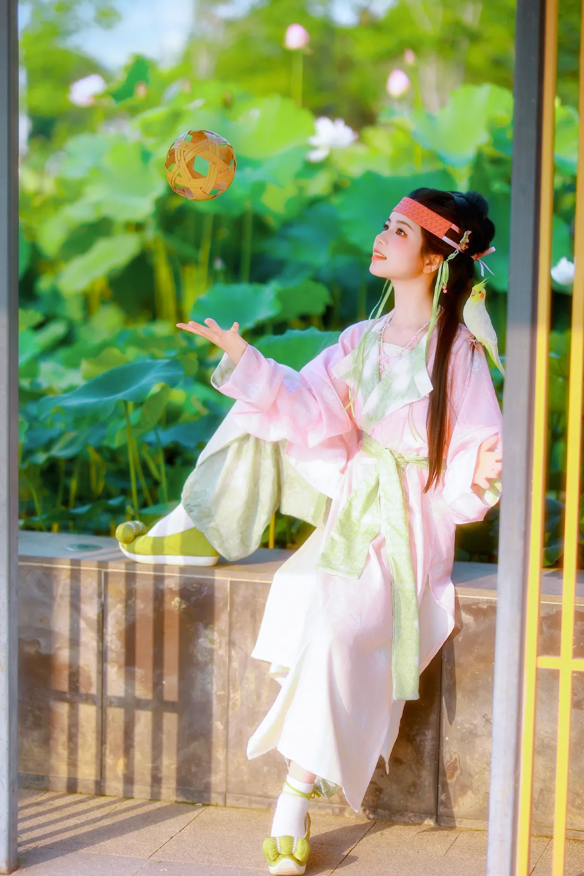 蹴鞠少女
