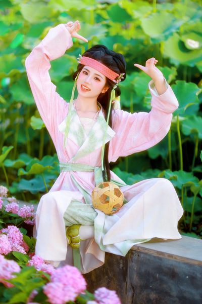 蹴鞠少女