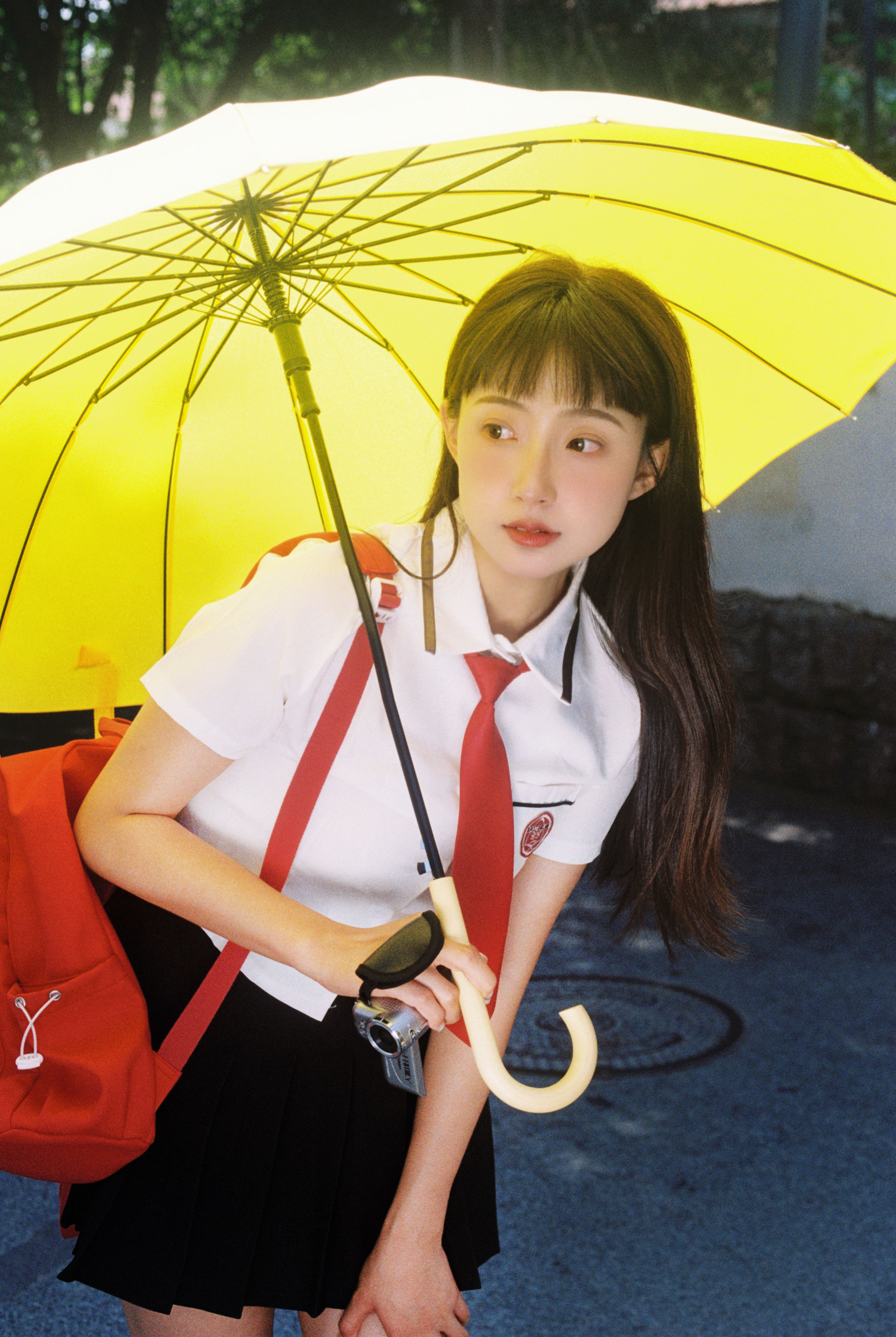 IUU___小魏小魏《背着善宰跑》美图作品图片1
