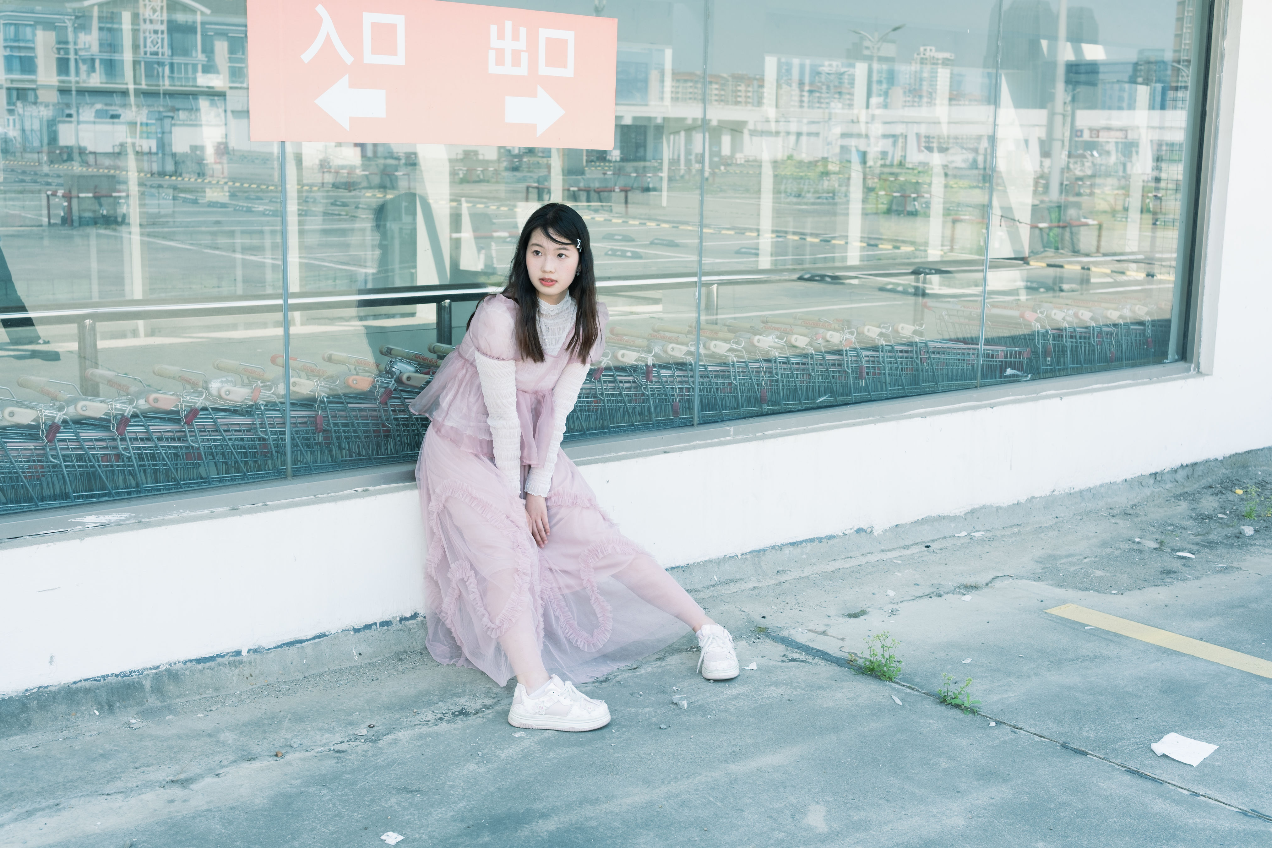 不苦_粉色少女《天台邂逅 | 日系少女的梦幻诗篇》美图作品图片1