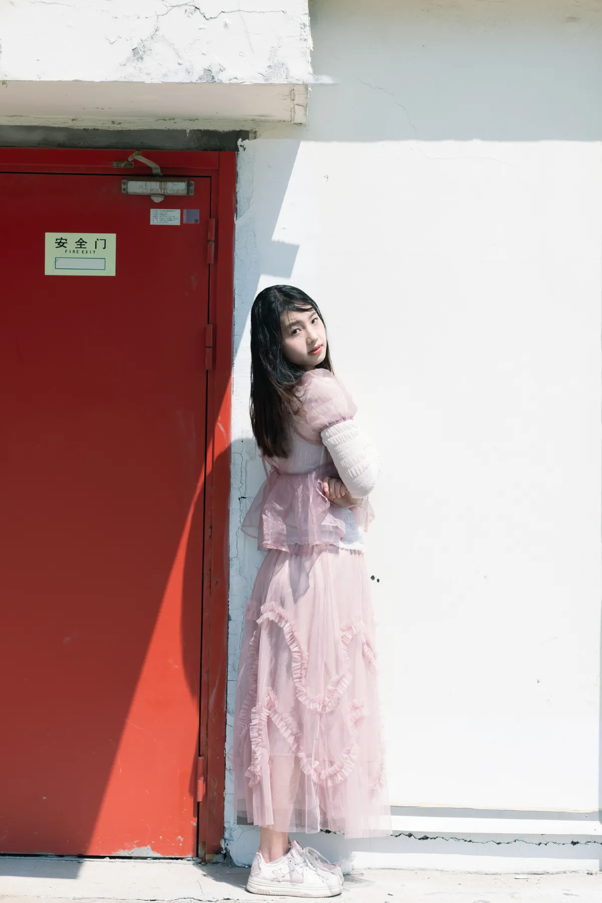 不苦_粉色少女《天台邂逅 | 日系少女的梦幻诗篇》美图作品图片5