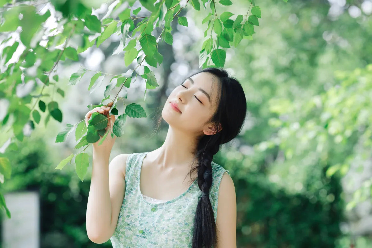 芥茉_不要长肉《薄荷糖般的夏天》美图作品图片4