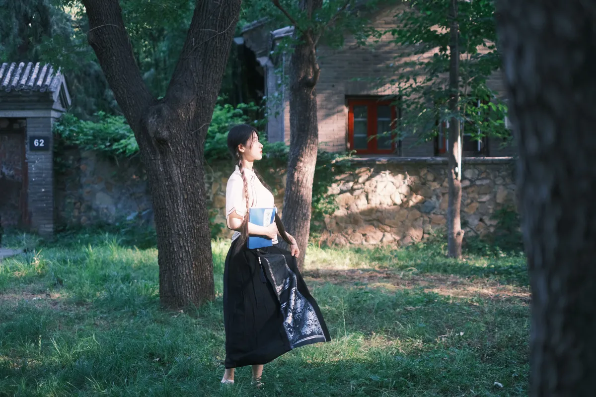 百年前的女大学生