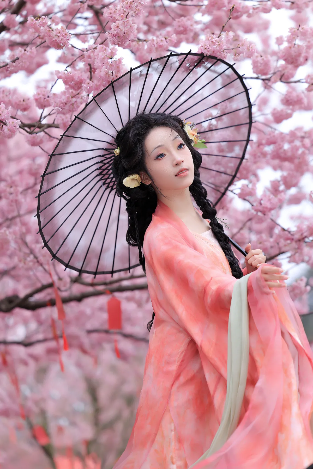 六月月月er_君不君《繁花似锦》美图作品图片5