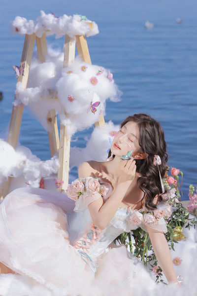 少女的云端梦境