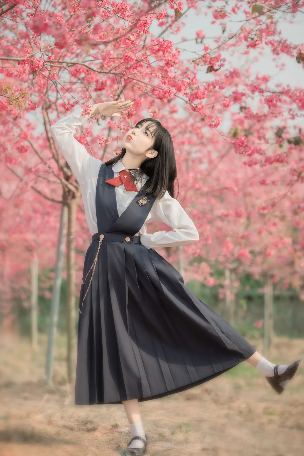 小果林_简小橙《樱花树下》美图作品图片3