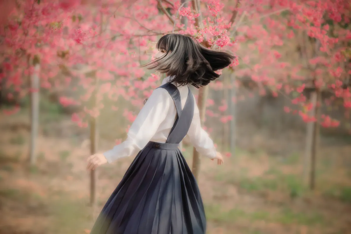 小果林_简小橙《樱花树下》美图作品图片5