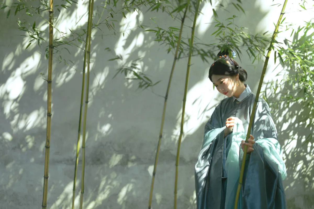 应是竹下美人骨