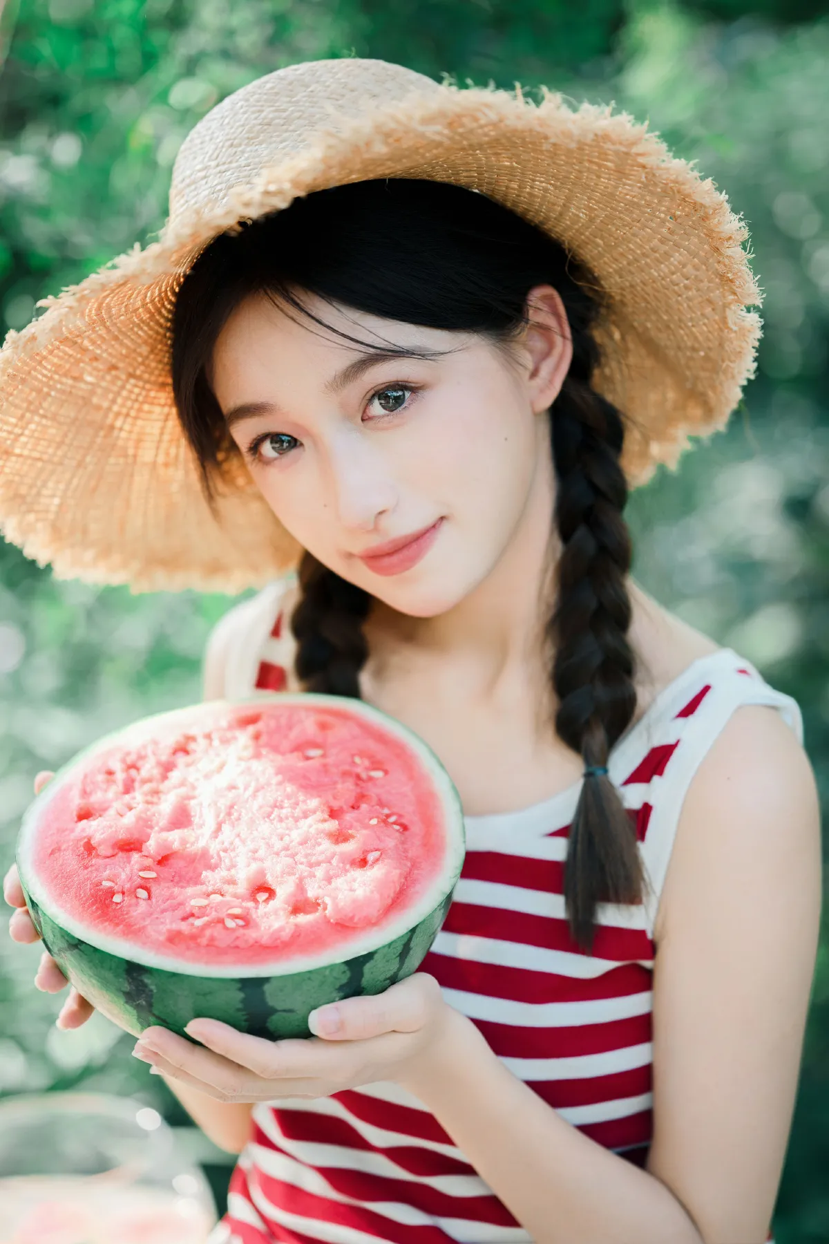 夏日少女与红西瓜