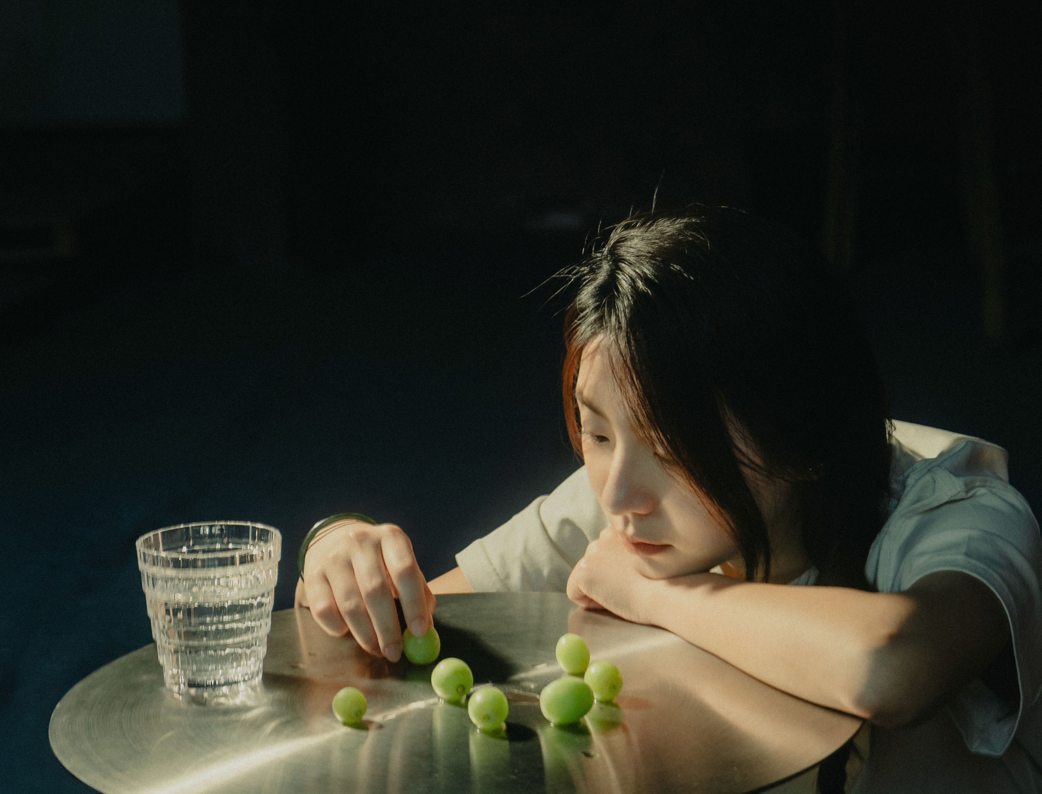 情绪隐藏着光影中1