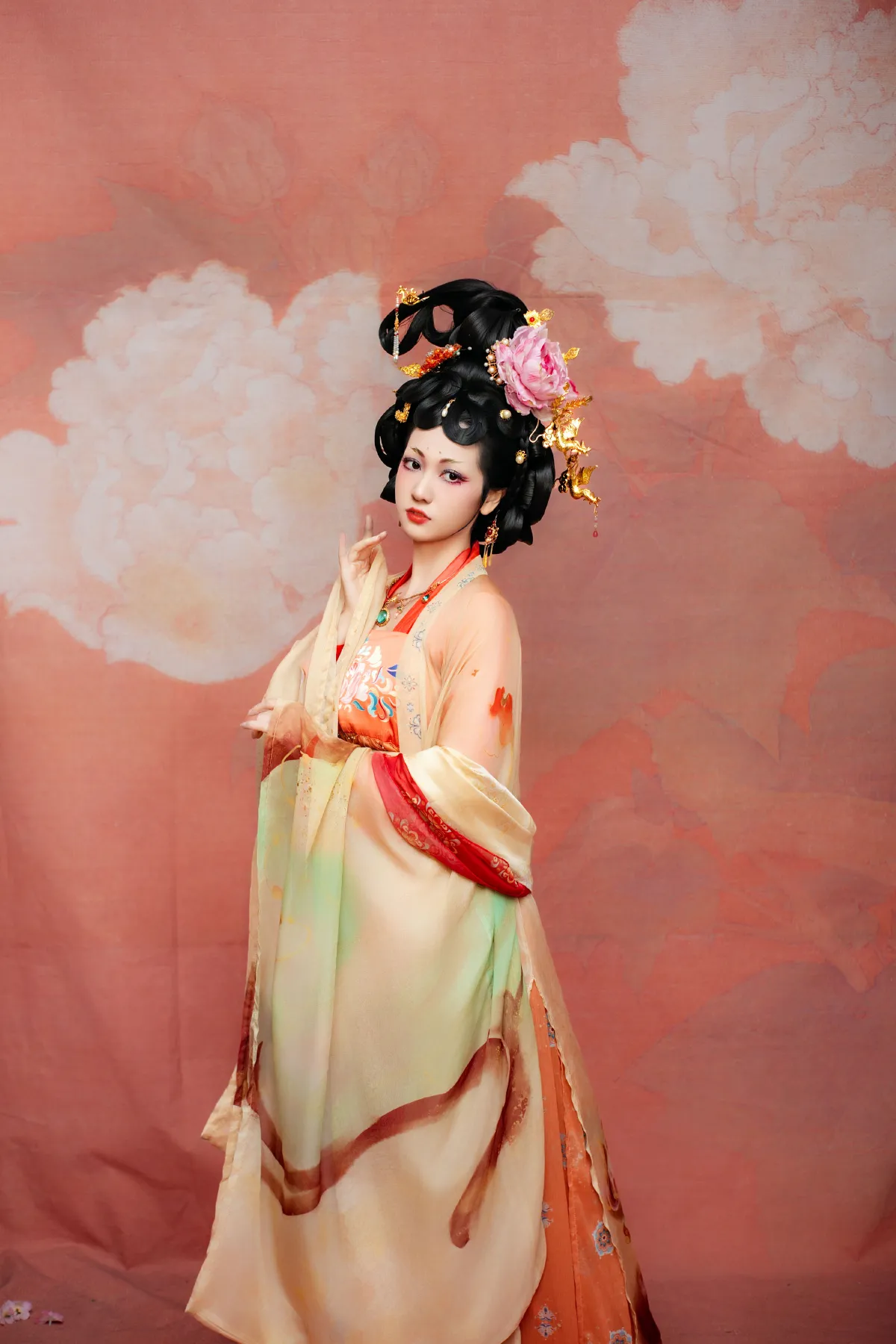 云想花容
