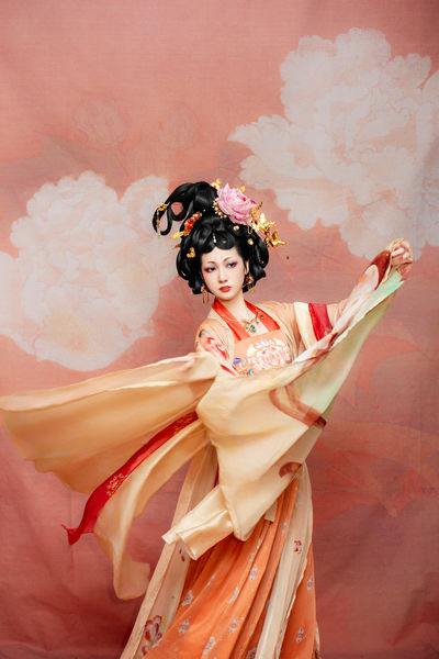 云想花容