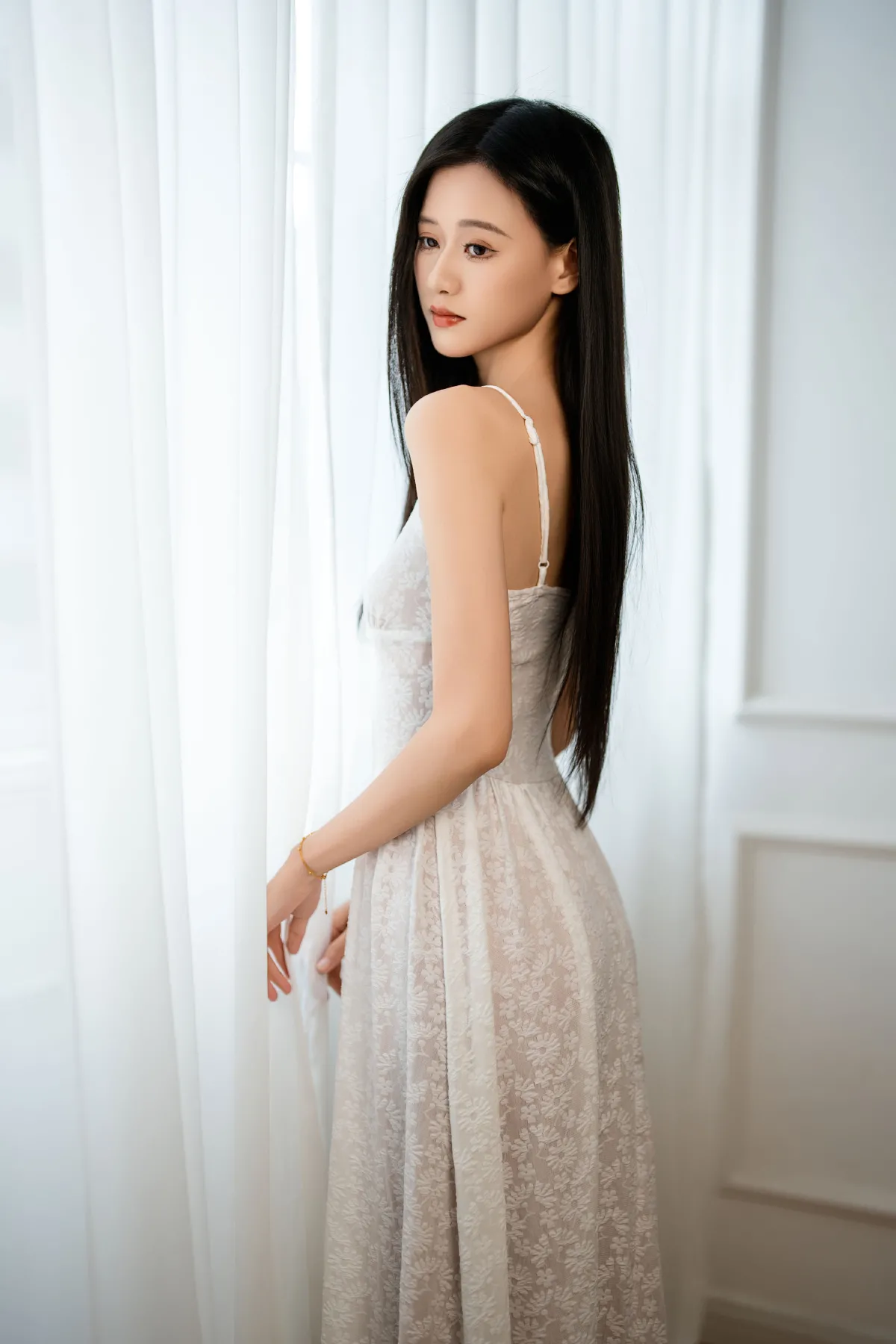 白色纱裙