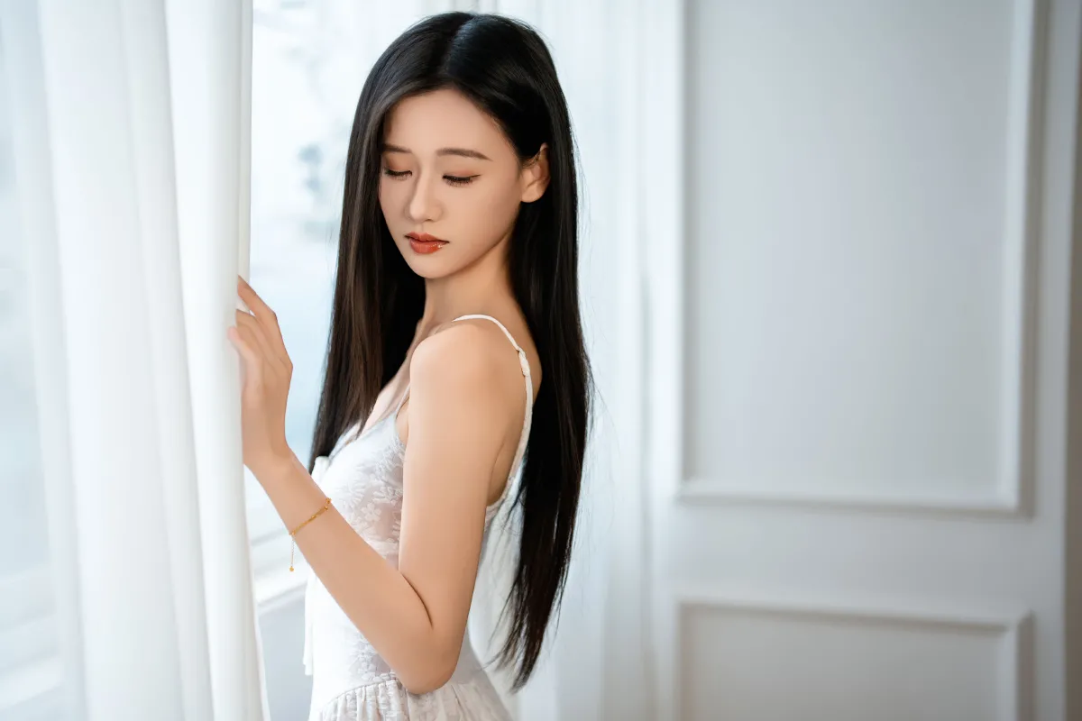 白色纱裙