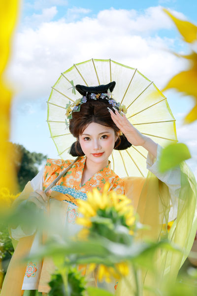 明媚如期而至