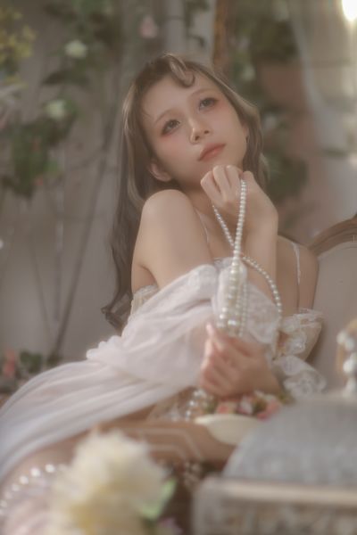 少女心事藏在午后的静谧