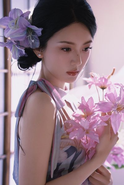 柔是东方骨，姿是心无拘