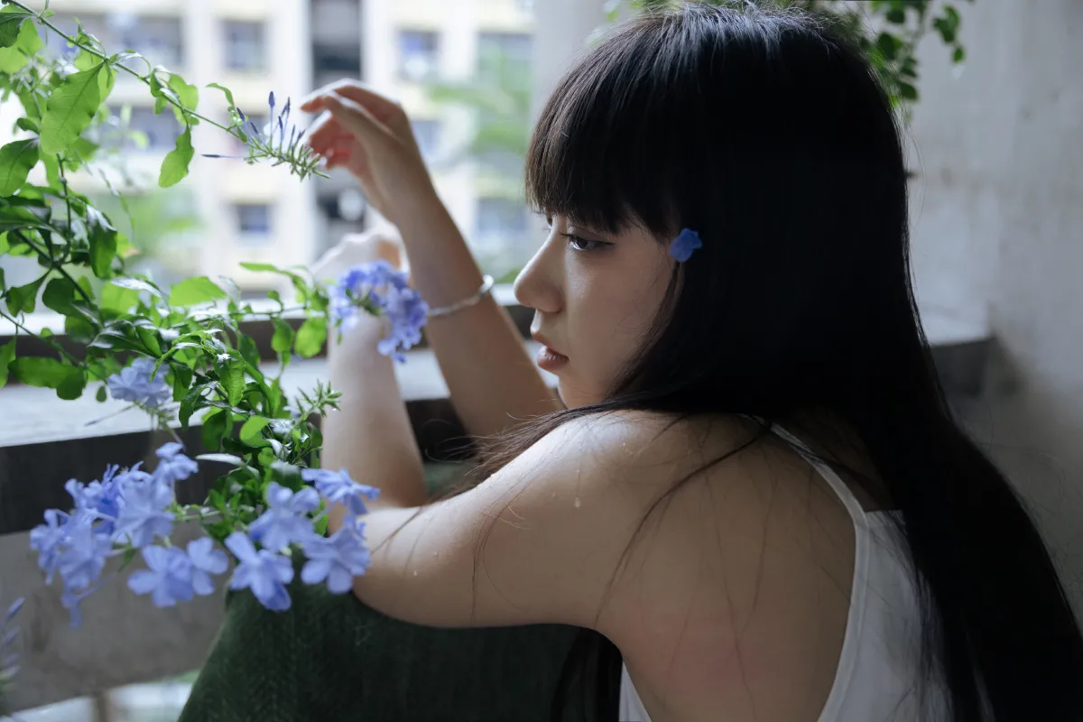 她的房间藏着整个春天1