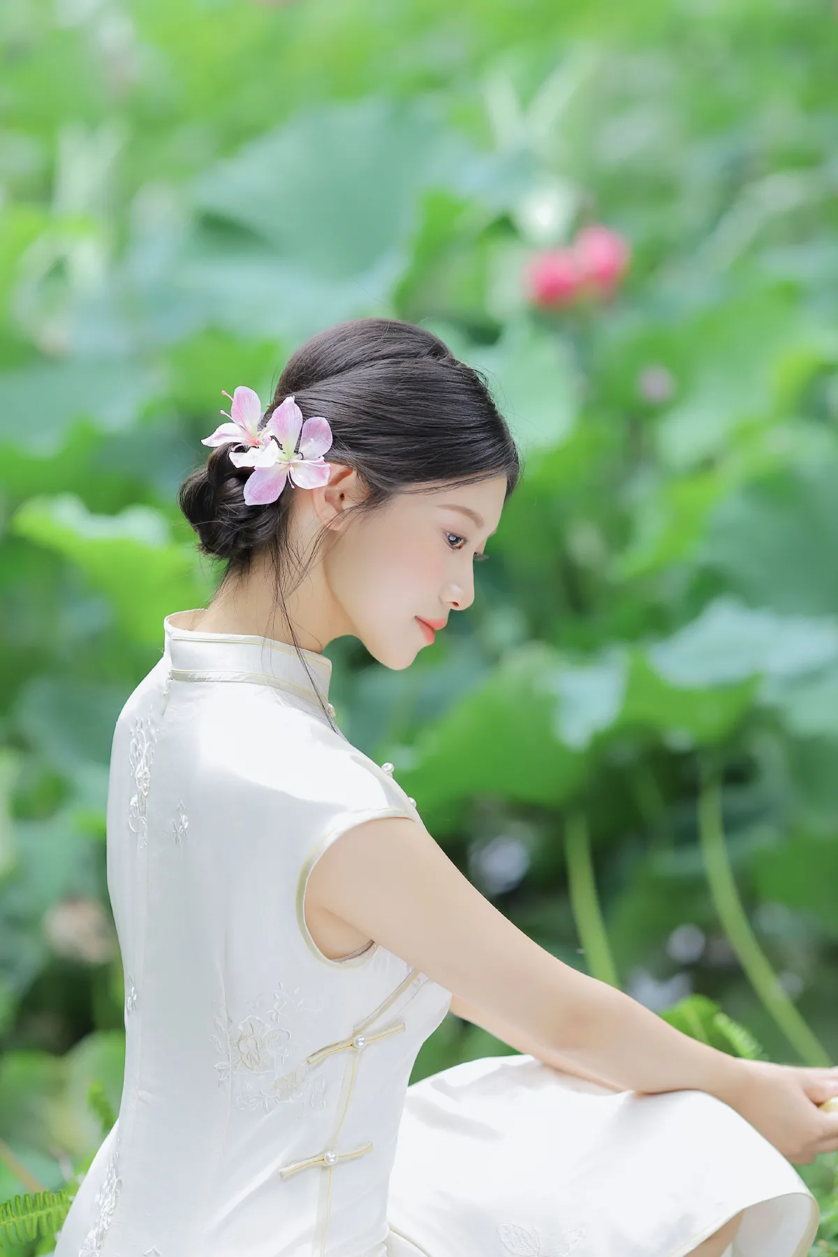 她似是一朵盈盈的芙蕖3