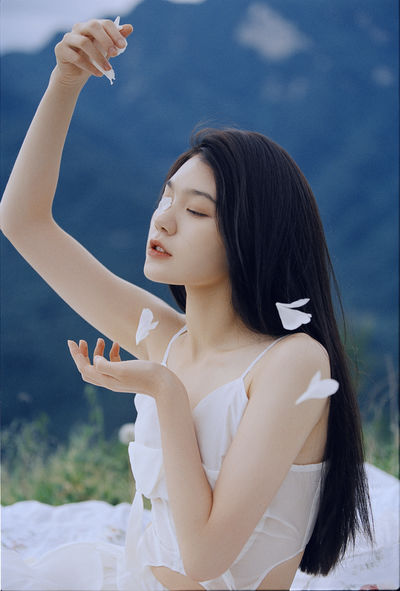 降临于山