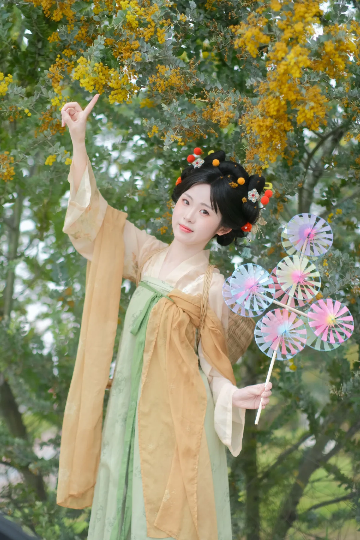 可可爱爱的小唐风金合欢写真3