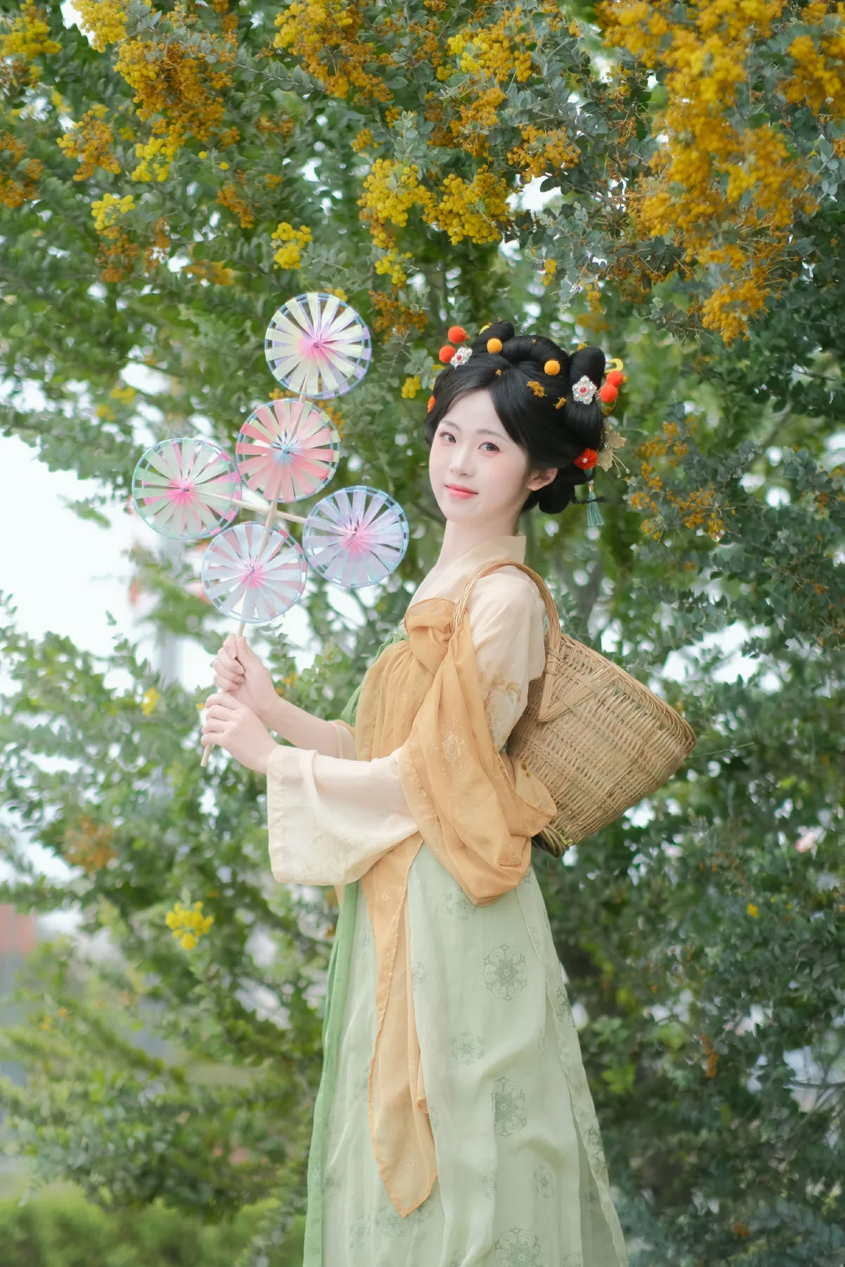可可爱爱的小唐风金合欢写真5