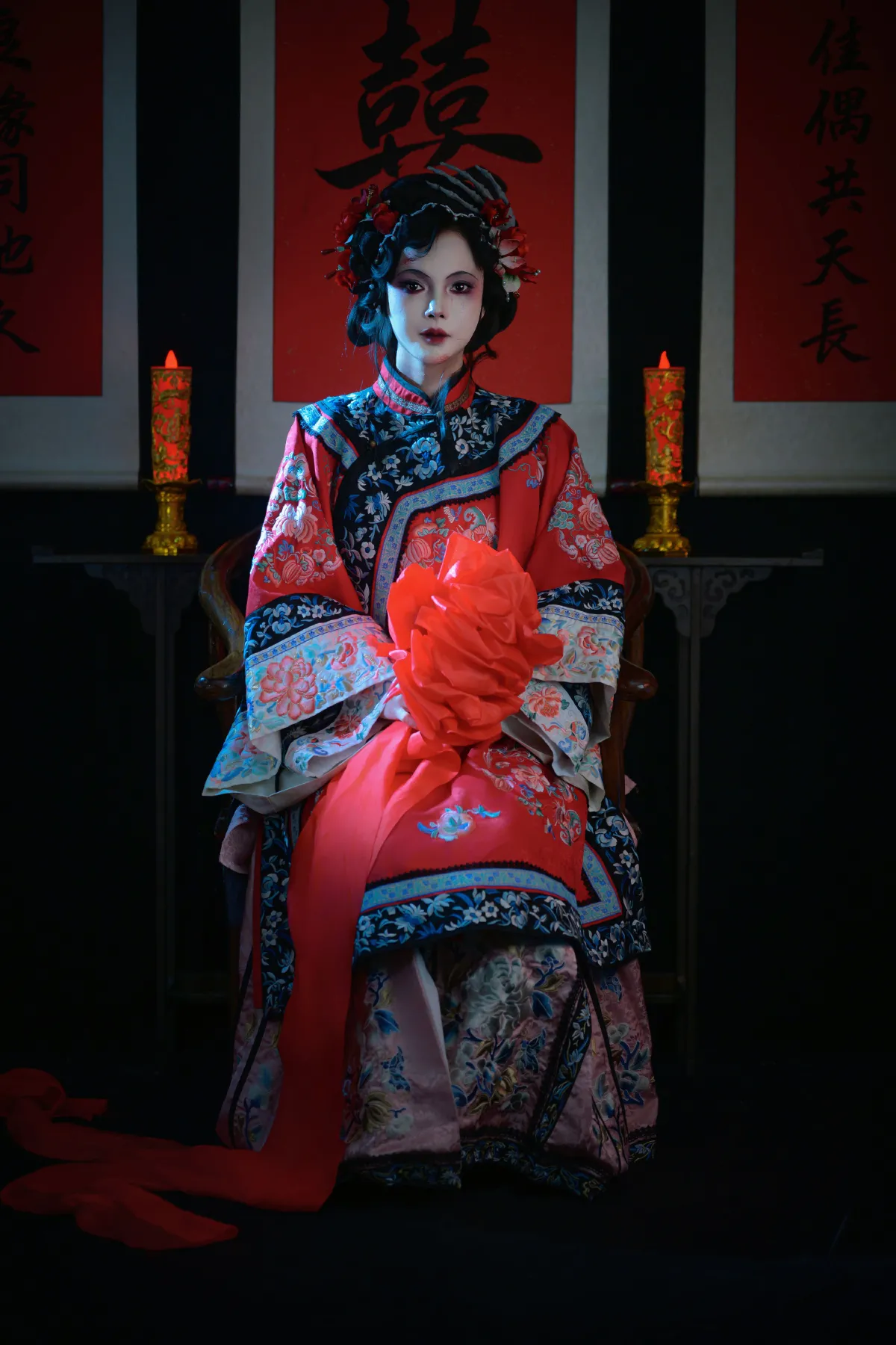 一袭红衣，一生执念。3
