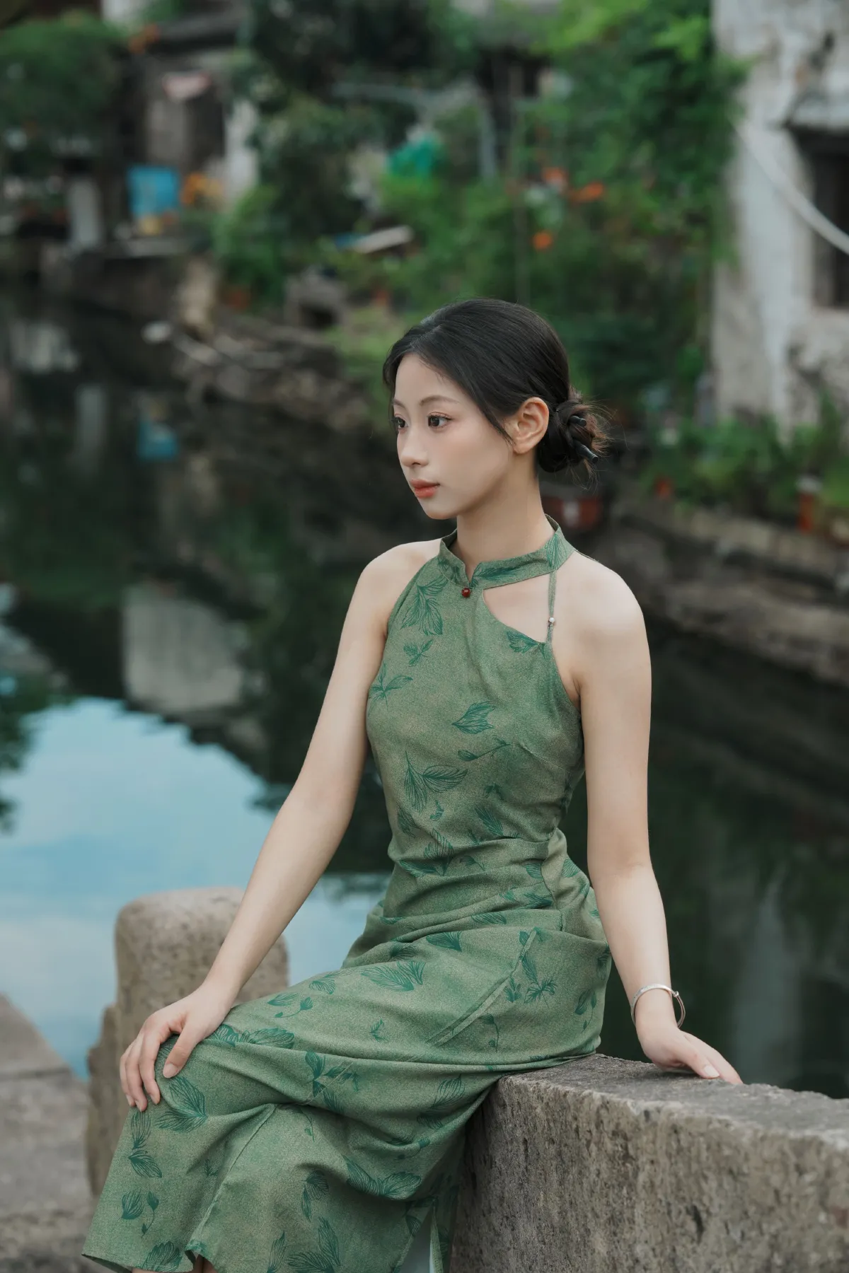 绿色江南旗袍