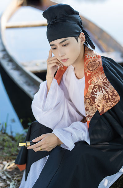 欲买桂花同载酒，终不似，少年游。