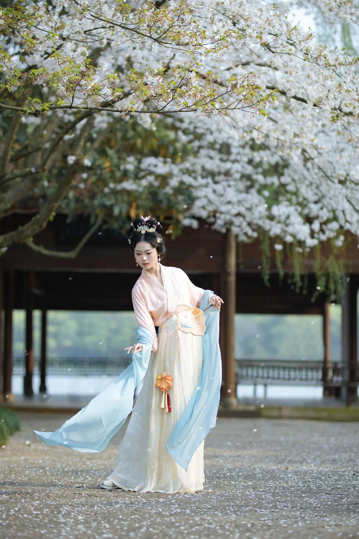 樱花汉服1