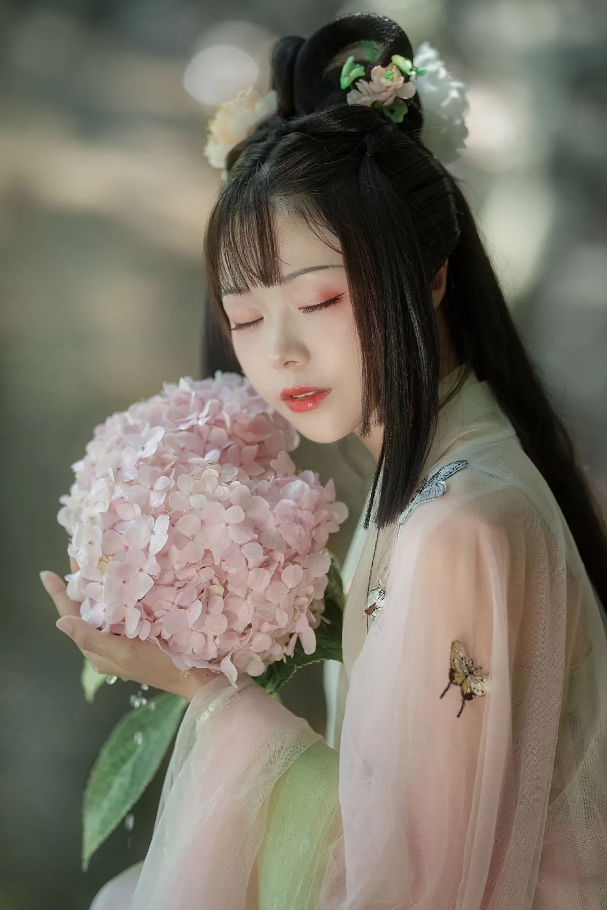 兔子，你家嫦娥下凡了。